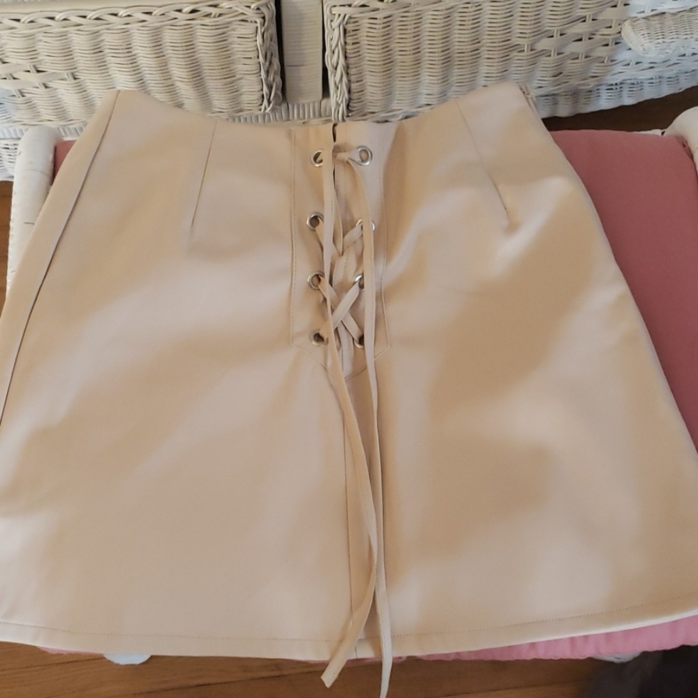 Creme skirt